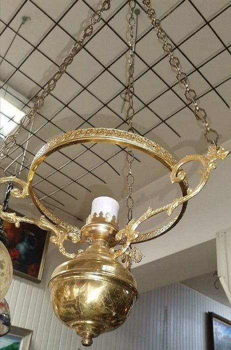 Lampă electrică elegantă din opalin, cu elemente din bronz și alamă, p