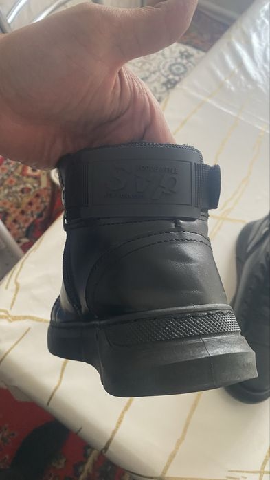 Продам зимнюю обувь