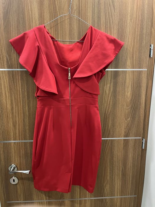 Елегантна рокля за различен повод