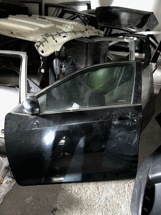 Водительская дверь оригинал camry 50 американец