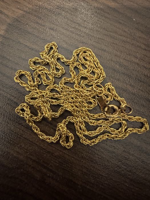 Позлатен синджир