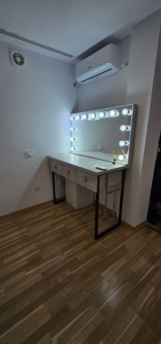 Închiriere post salon- masaj, machiaj, extensii gene, cosmetica