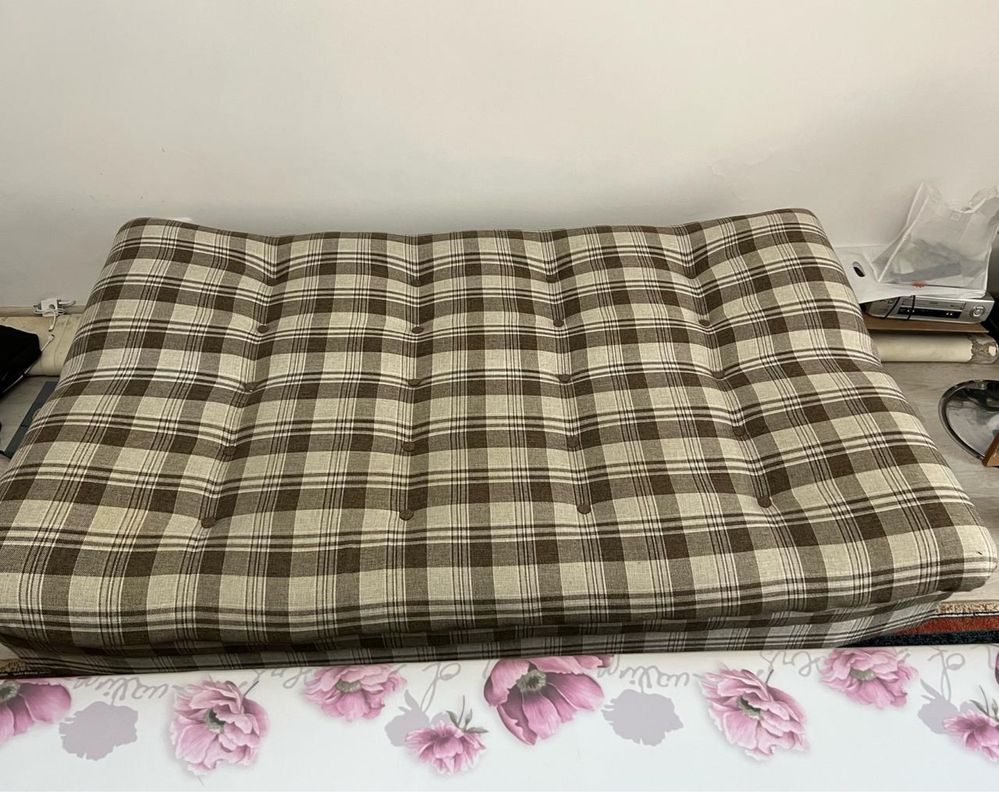 Продаю диван с двумя креслами