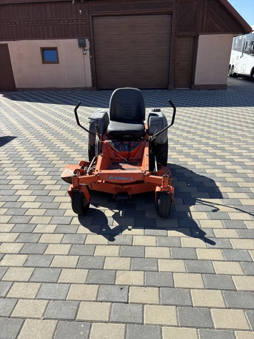 Tractoras gazon husqvarna