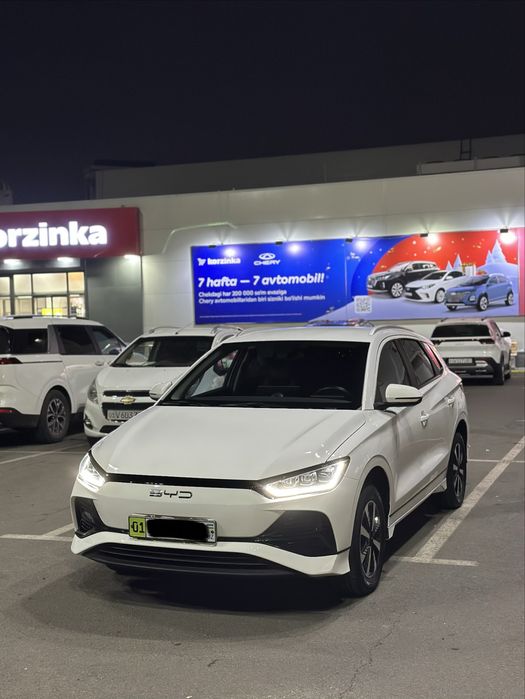 BYD E2 Elektromobil srochna sotiladi