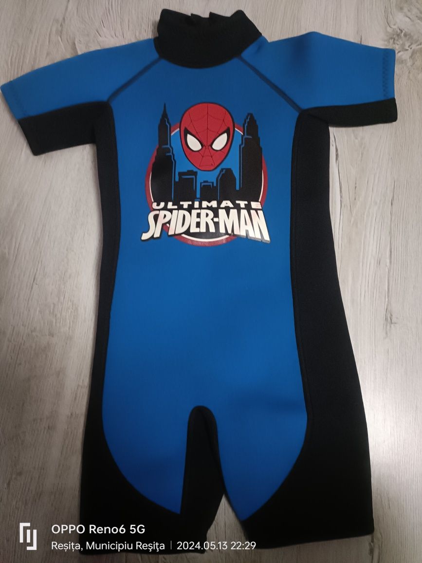 Vând costum de înot cu Spiderman copii