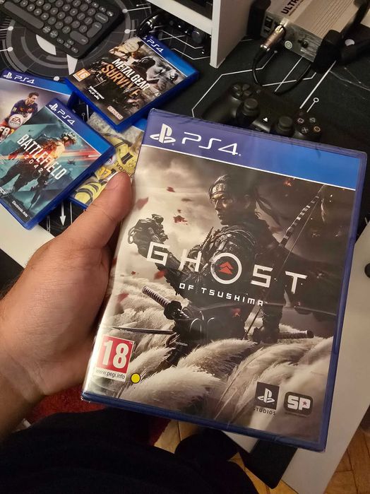 PlayStation 4 PS4 Slim 1TB + Jocuri + Accesorii - Pachet complet