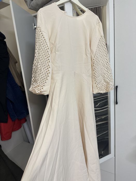 Платье на любое мероприятие в идеальном состоянии