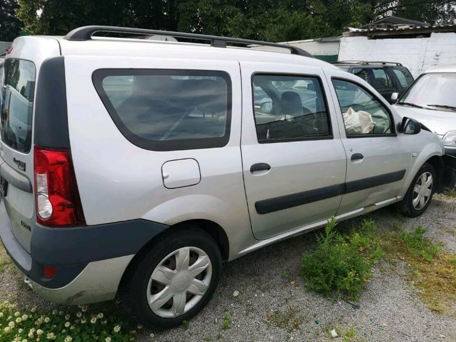 Дачия логан 1.5дци 68к.с на части с работещ двигател.