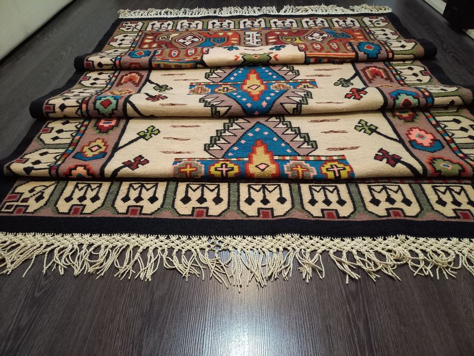 Covor tradițional din lână