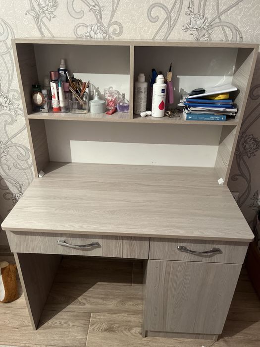 Письменный стол для учебы