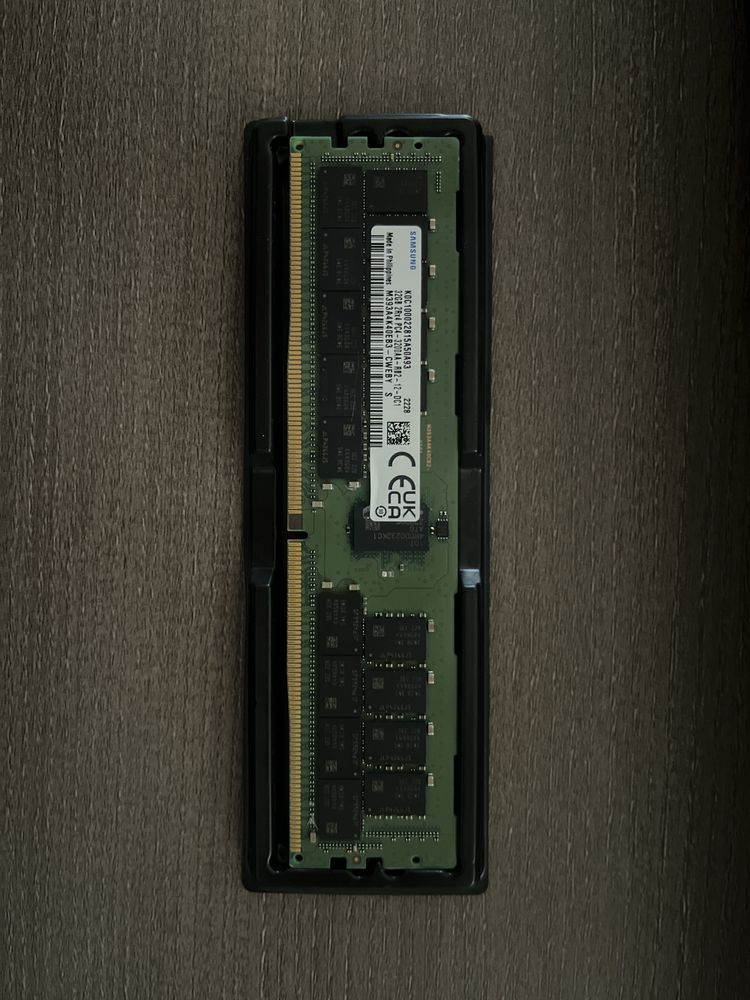 Новый Модуль оперативной памяти Samsung M393A4K40EB3-CWE