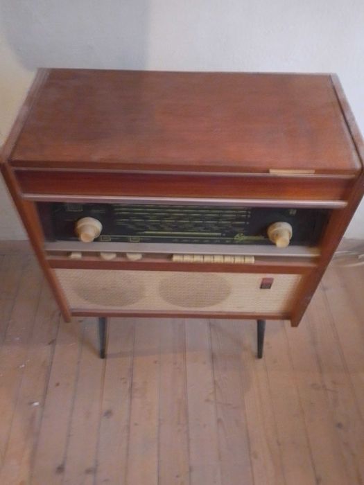 Продавам радиограмофон-Ригонда (Rigonda).Запазено,работещо.