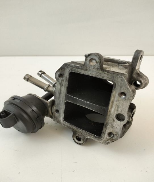 Valva egr 03G131063F Volkswagen VW Golf a 5-a generatie seria