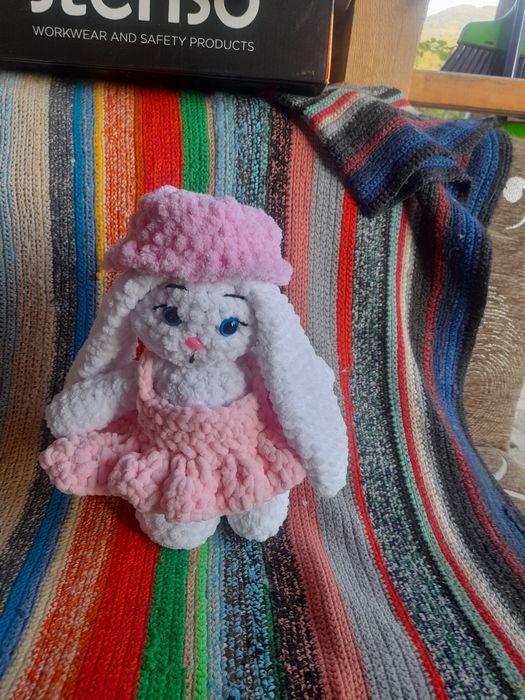 Ръчно плетени играчки на една кука