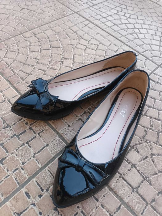 Vand pantofi piele naturala lacuita, marimea 40