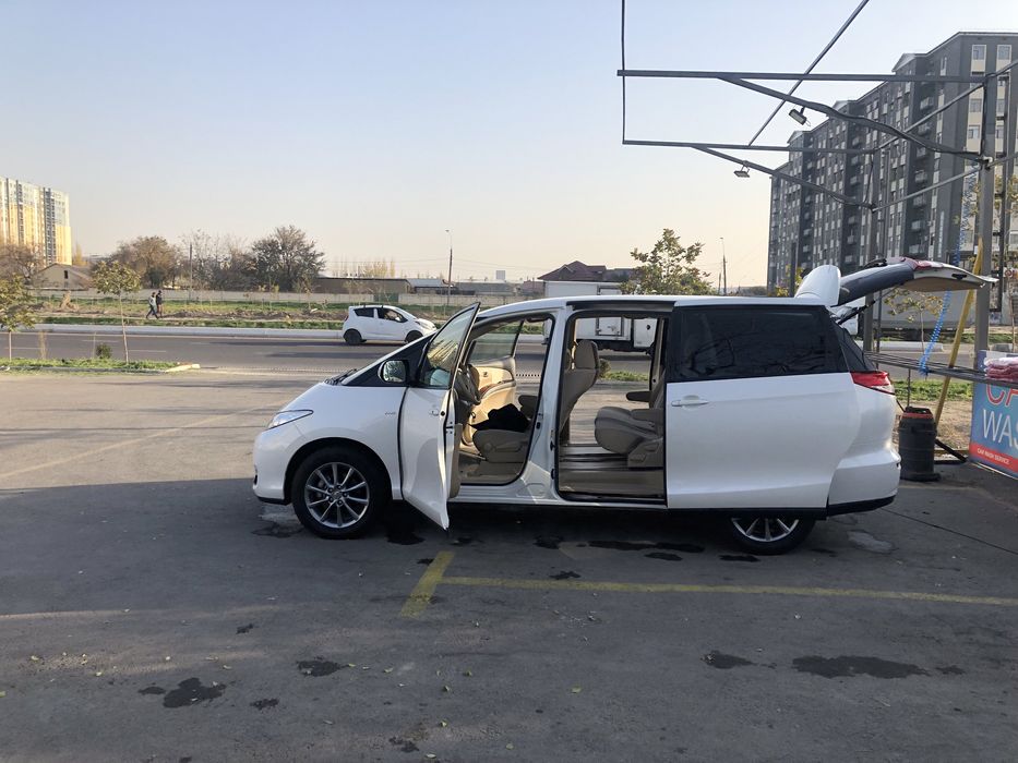 Toyota PREVIA S dubai variant