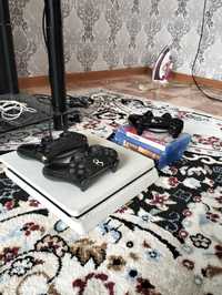 Playstation 4 slim