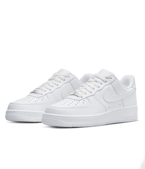 Vand Adidasi Nike Air Force 1 noi