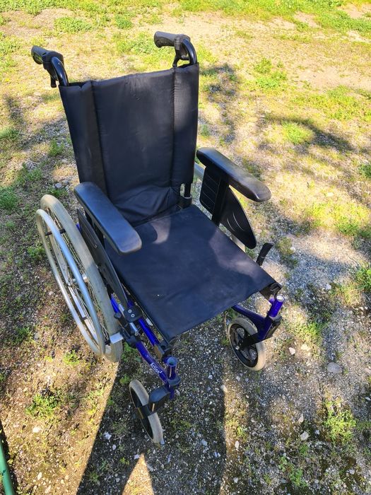 Scaun cărucior handicap ușor