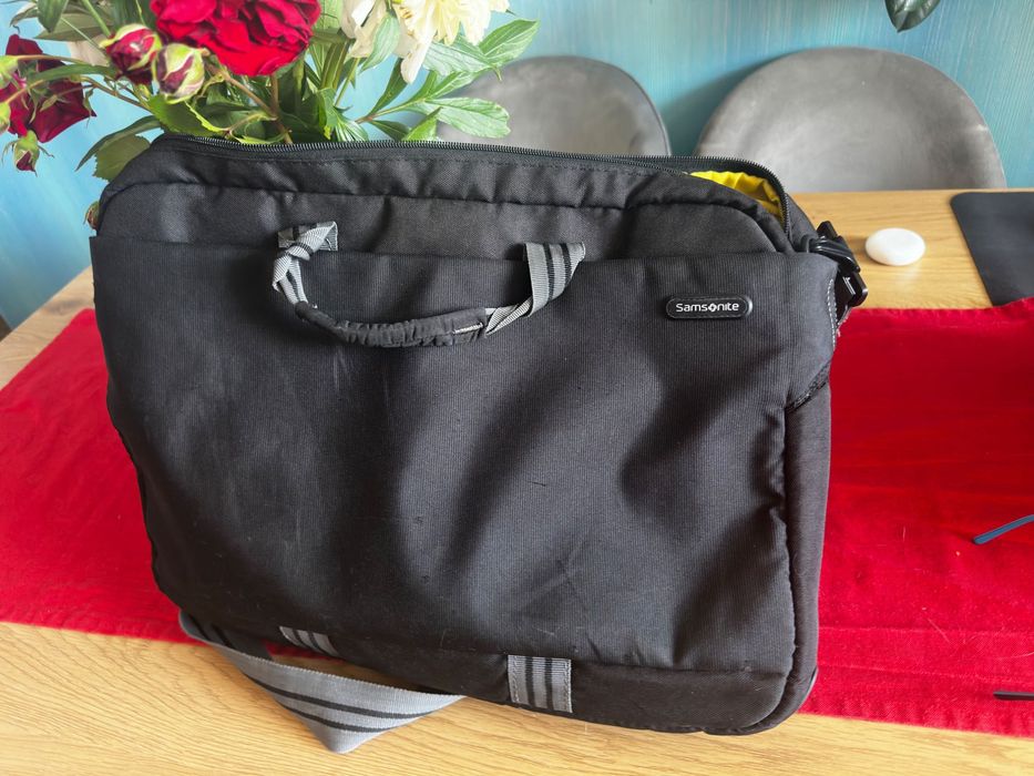 Geanta laptop Samsonite 17 , stare buna