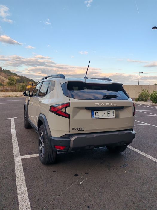 Vând Dacia Duster Hybrid 140 CP
