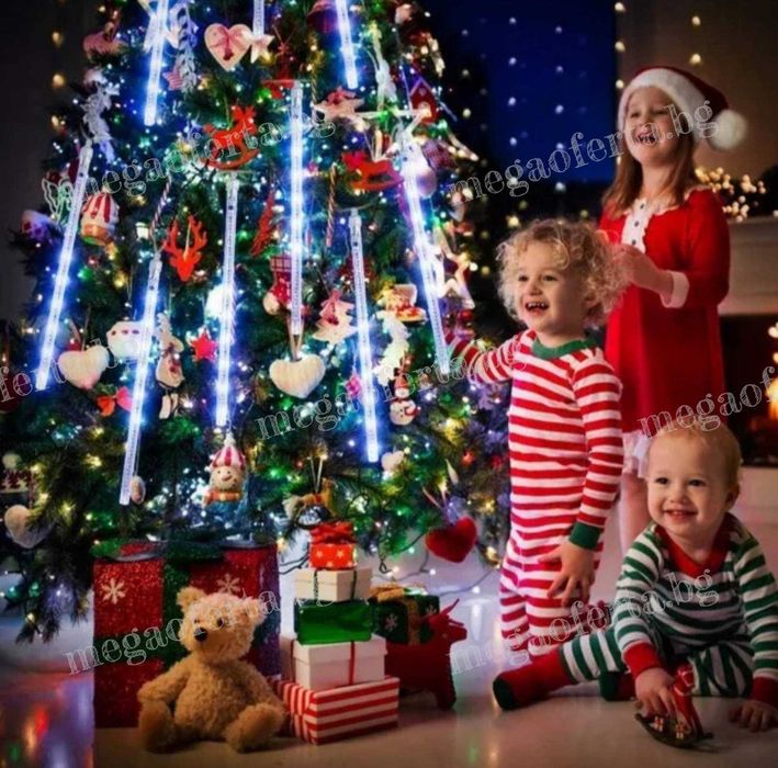 Светещи Лед Висулки Падащ Сняг за Коледна Украса 8Бр.х48см.