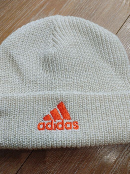Оригинална дамска шапка Adidas