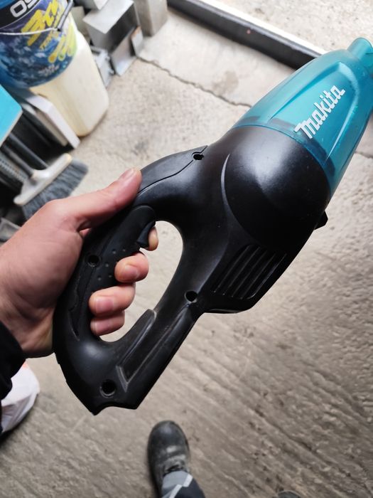 Aspirator Makita DLC180