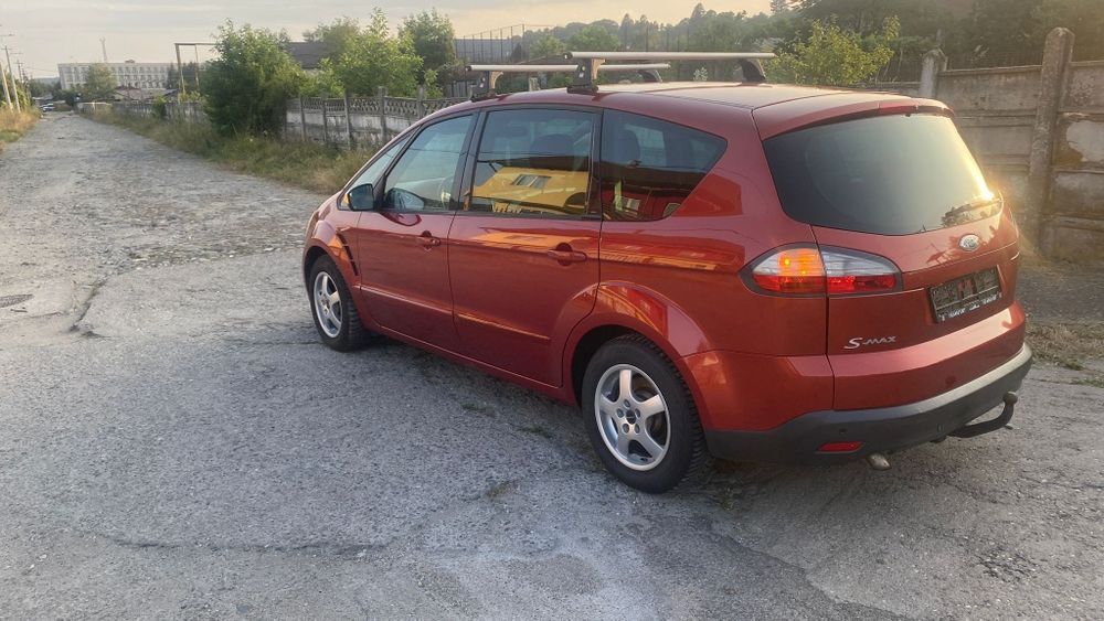 Vând Ford s-max ,adus din Germania.  Neînmatriculat in Ro