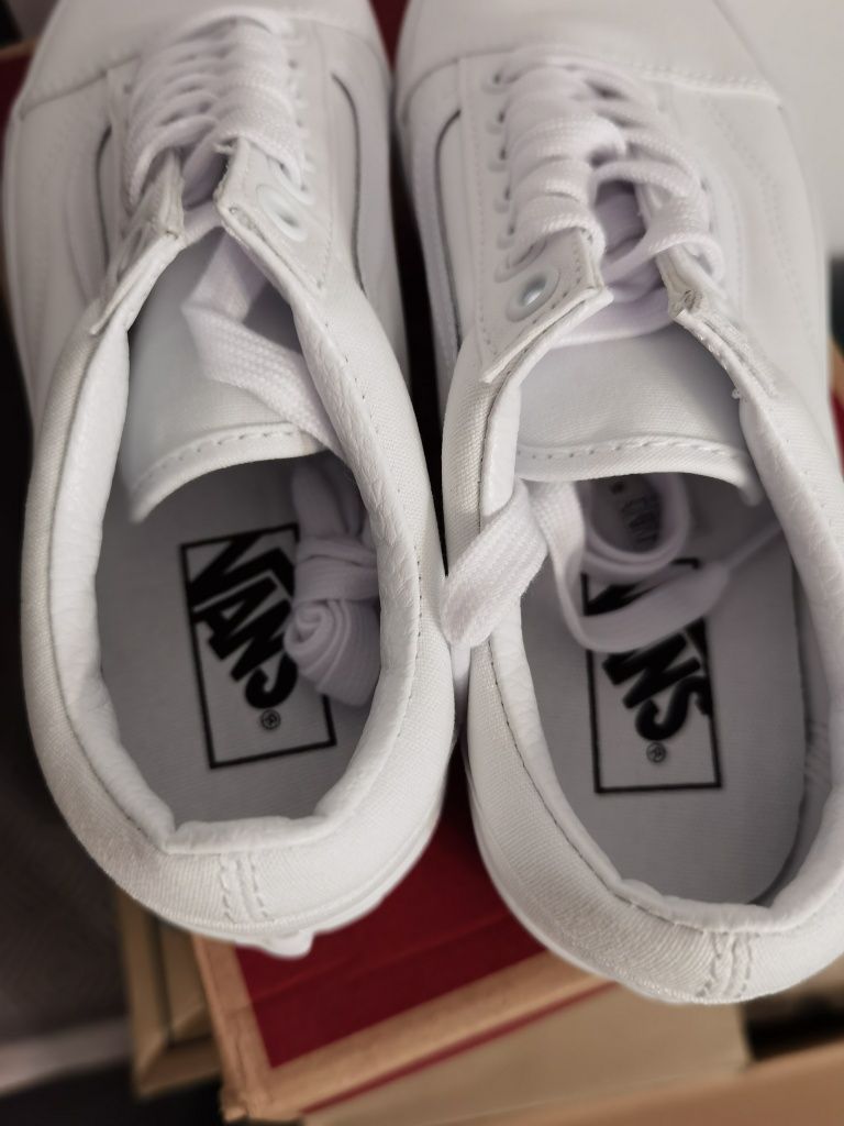 Vans  unisex mărimea 39