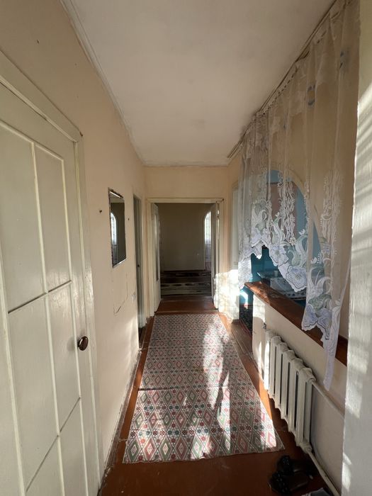 Срочно продаю 1комнатная квартира Юнусабад 18-кв. Галерейка 40м2