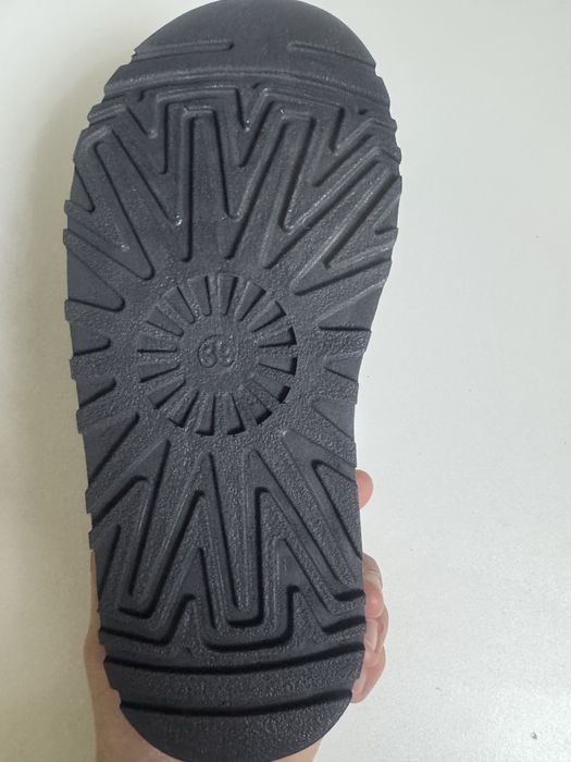 Papuci UGG marimea 39