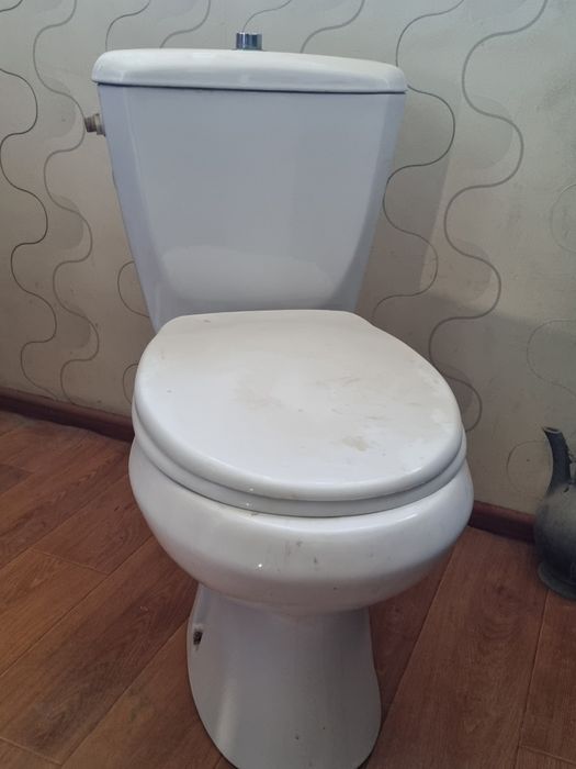 Продаётся унитаз