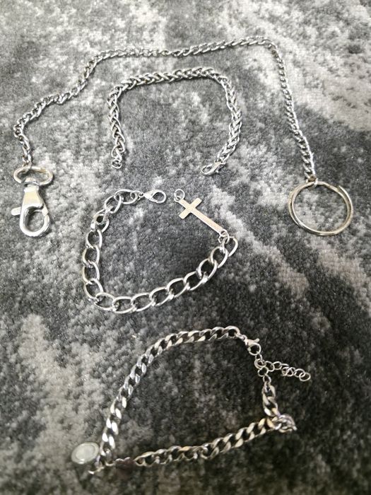 Vand  3 brățări si un lanț de buzunar