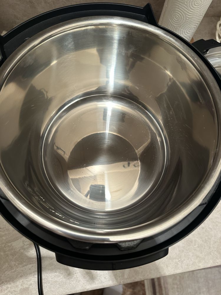 Мултикукър instant pot