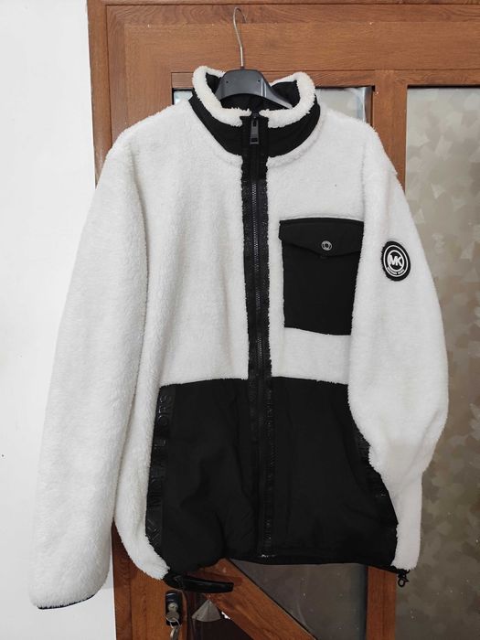 Топъл суйтчър, яке