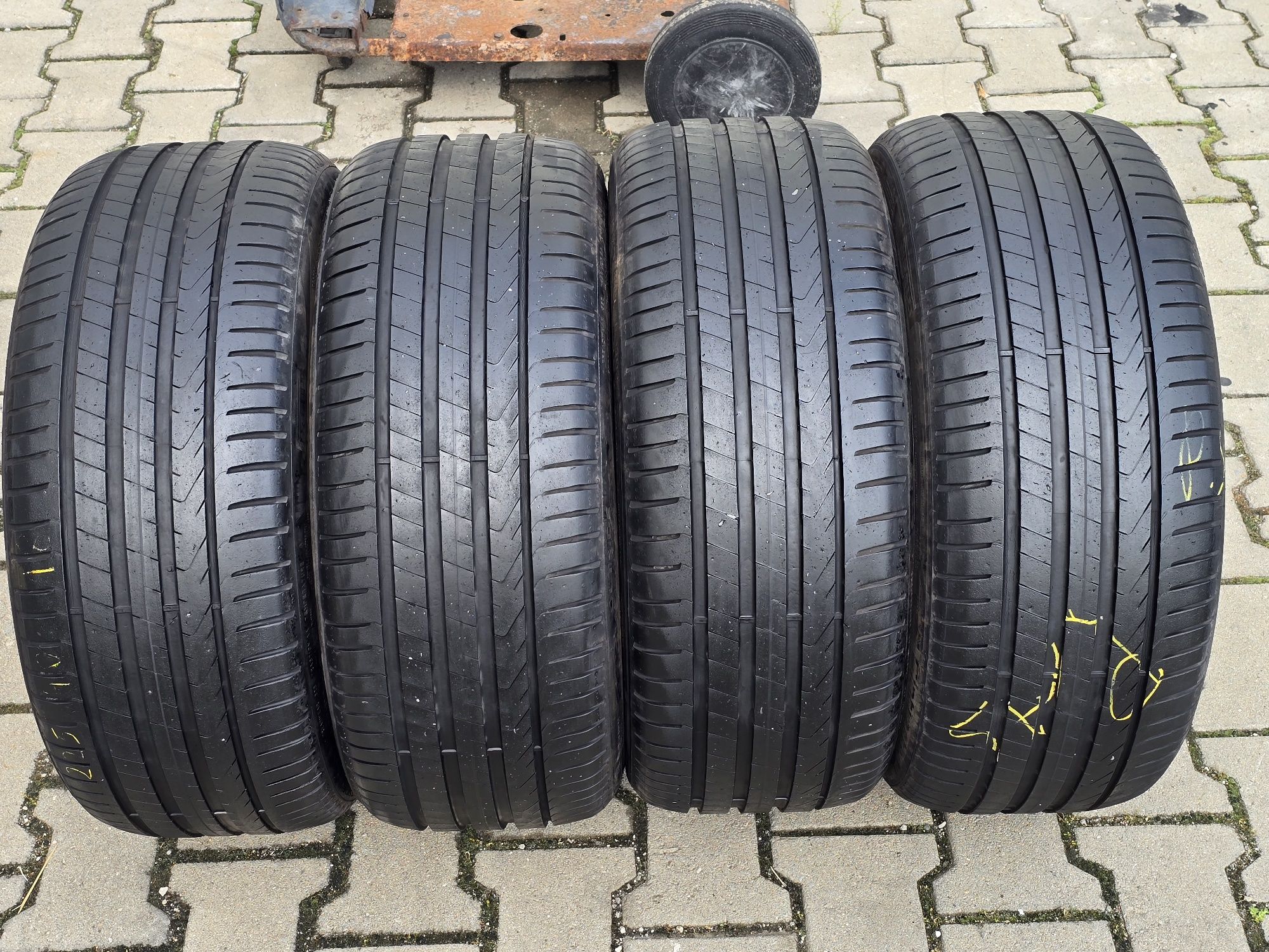 225 40 18 Pirelli