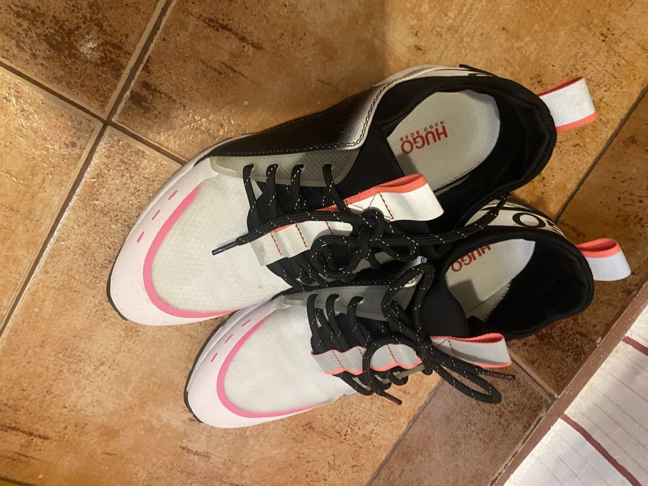 Обувки кецове и снийърси