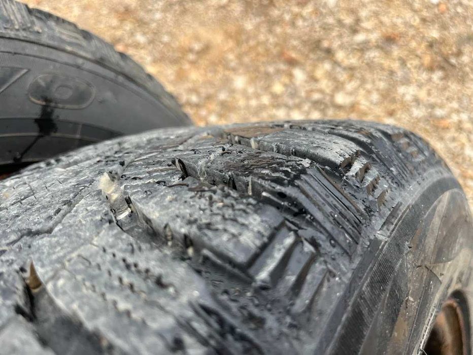 Гуми 215/60R17 Toyo Observe GT-3-ICE