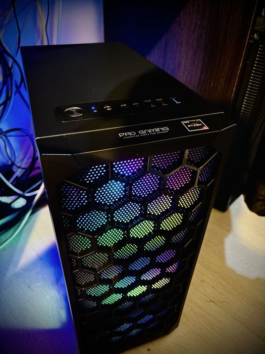 [GARANTIE] Ryzen 5 3600, RX 5700 8GB, 16 GB RAM 3200 mhz, SSD NMVe