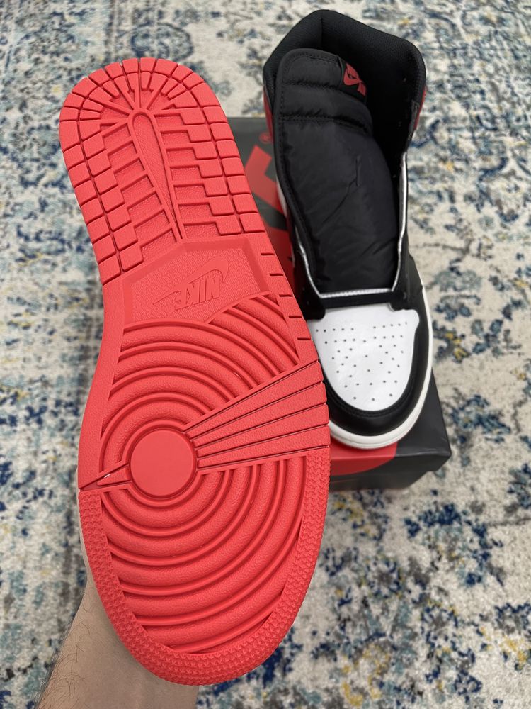 Nike Air Jordan 1 Retro High Track Red 44 (accept trades)