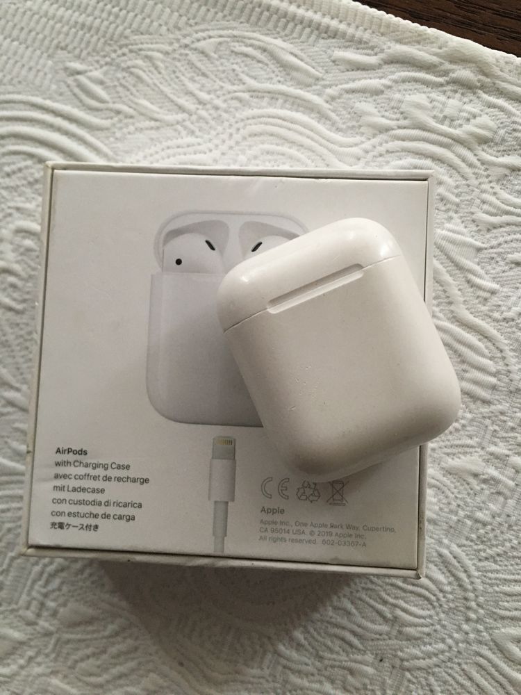 casti Airpods generatia 1