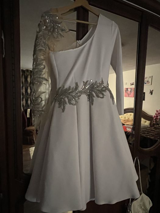 Vand rochie marimea M