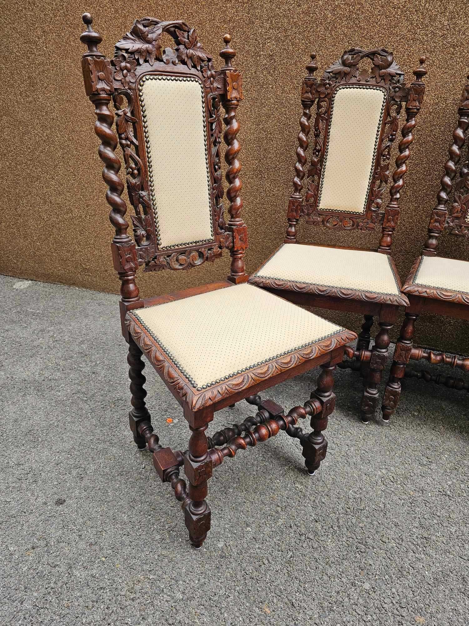 Трапезни столове с дърворезба в стил Необарок