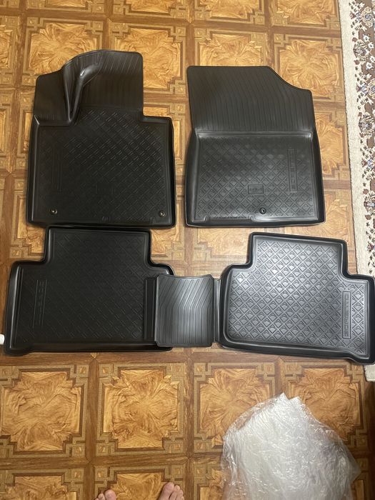 Продам полики Kia sorento
