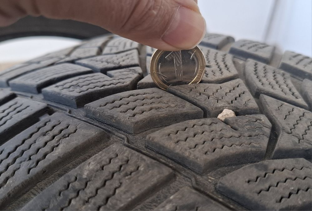 215 60 16 Dunlop Winter Sport 5