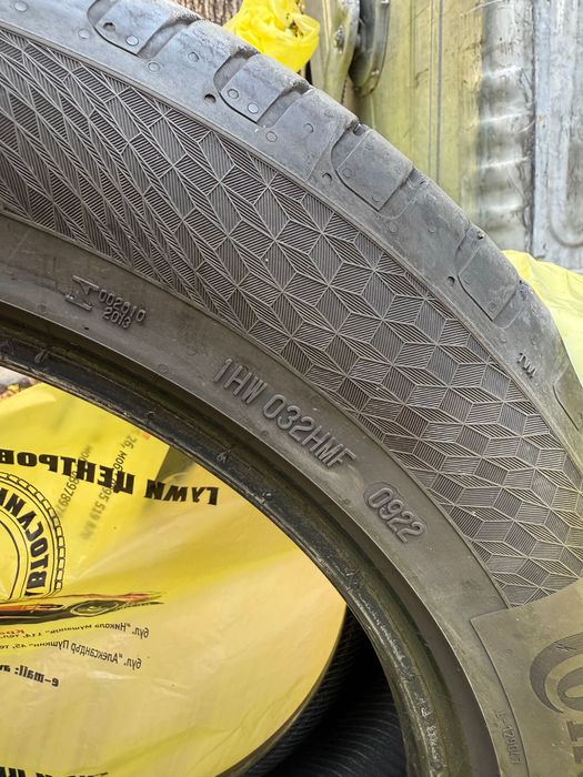 Гуми Continental Ultracontact 215/55/17 94V DOT 2022 4 броя