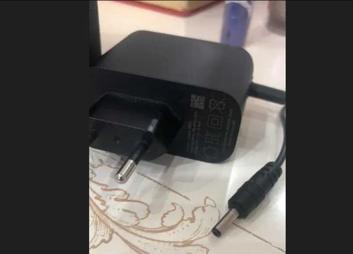 оригинал от Алисы - блок питания зарядка