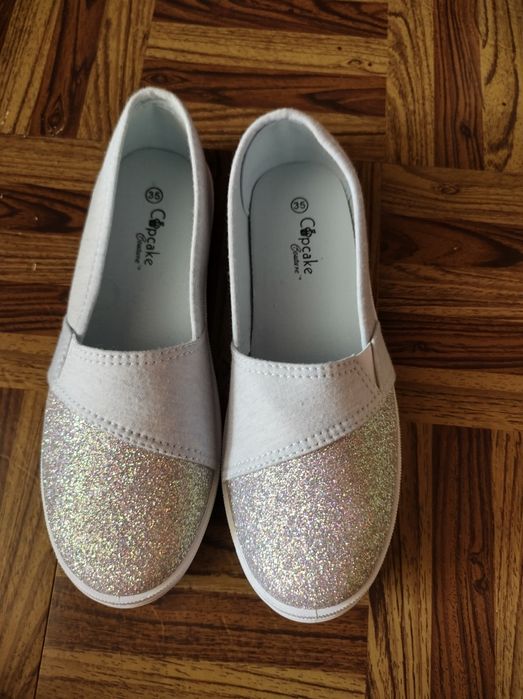 Expadrile mărimea 35 și 37 și tenesi mărimea 36